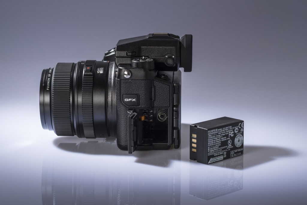 La Fujifilm GFX 50S incorpora una generosa batería de 1.250 mAh © Albedo Media